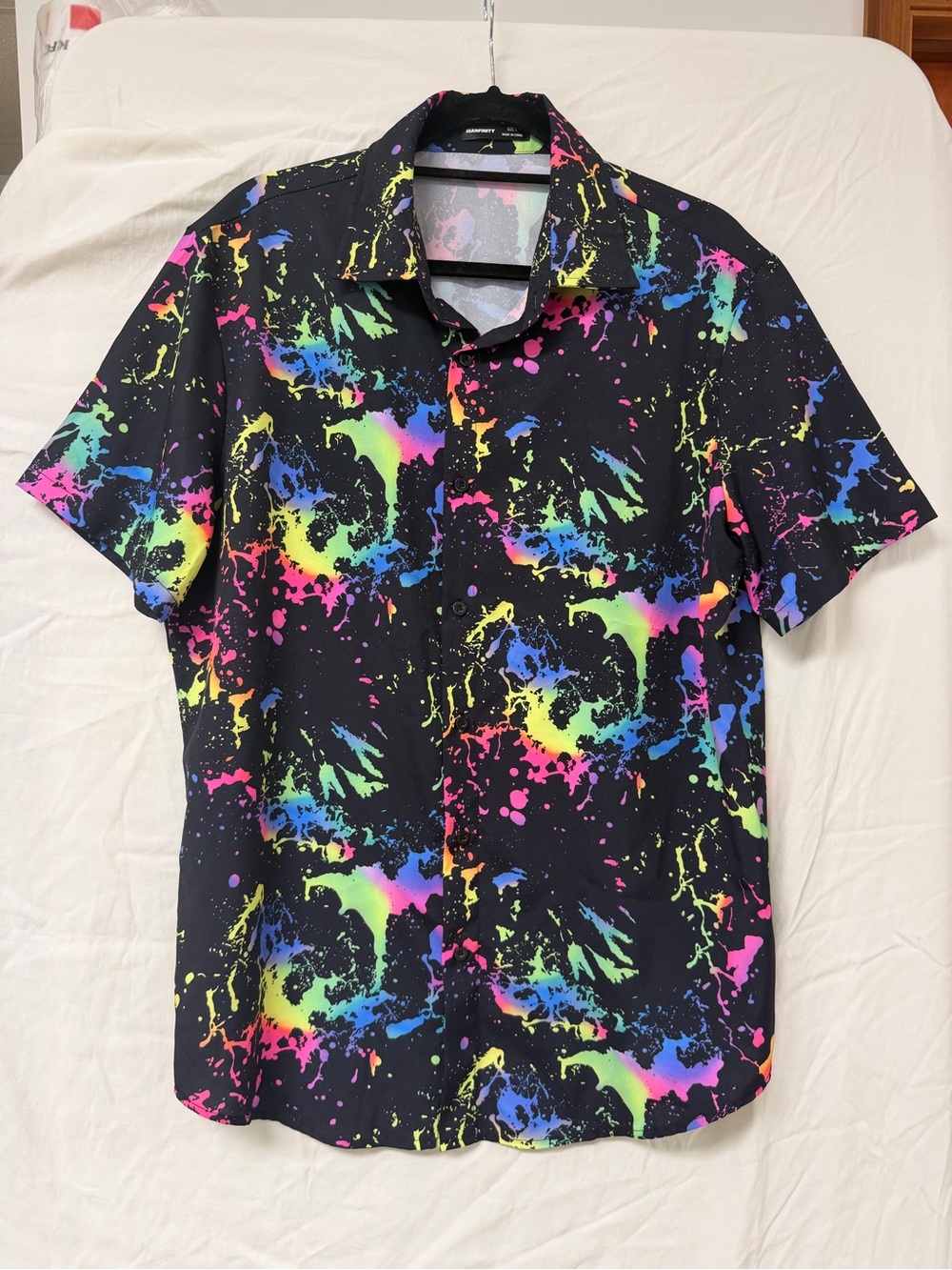 Manfinity Men’s Paint Splash Short Sleeve Button Up Shirt Size L Gently Worn